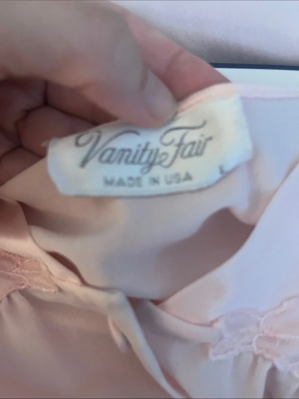 Vanity Fair Pale Pink Ladies Pajama top! Size Large